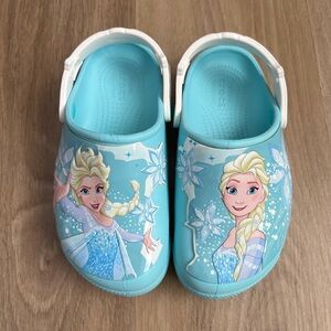 Light Up Frozen Themed Blue Clogs - brand new